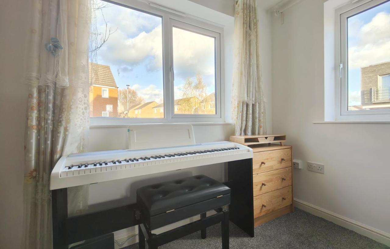 Vila The Metcombe - Bright Townhouse With Free Parking 10 Minutes Walk To Coop Live Manchester Exteriér fotografie