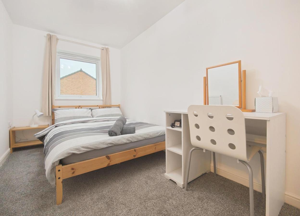 Vila The Metcombe - Bright Townhouse With Free Parking 10 Minutes Walk To Coop Live Manchester Exteriér fotografie